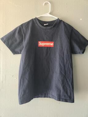 Supreme RED BOX LOGO 20th Anniversary Navy Blue T-Shirt Small AUTHENTIC PRELOVED